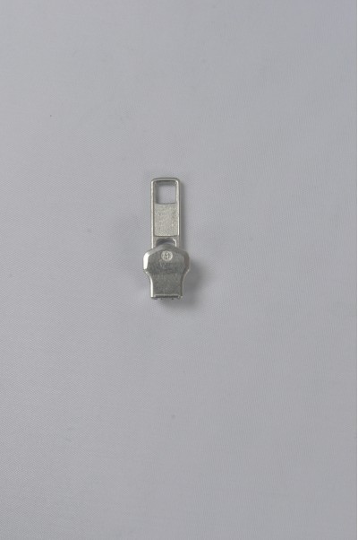 ZIP094   白銅牙金屬拉鏈頭 側面照